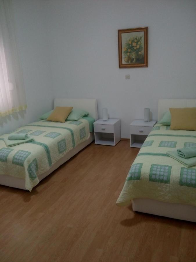 Apartment Plitvice Starigrad Paklenica Eksteriør billede