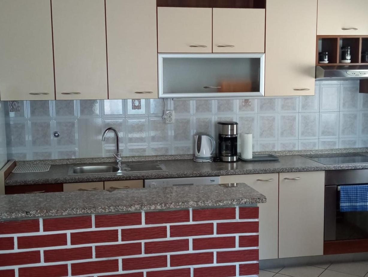 Apartment Plitvice Starigrad Paklenica Eksteriør billede