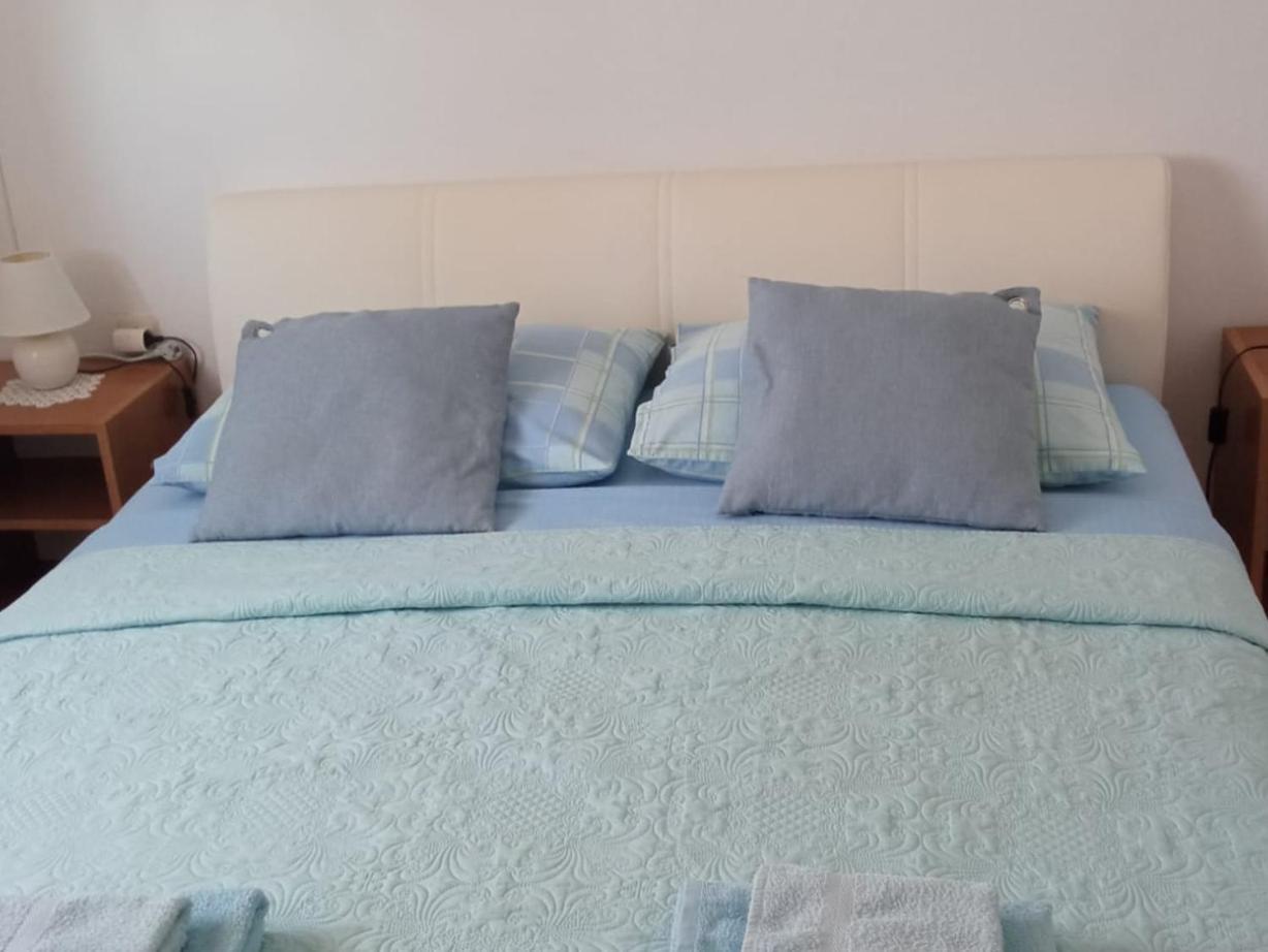 Apartment Plitvice Starigrad Paklenica Eksteriør billede
