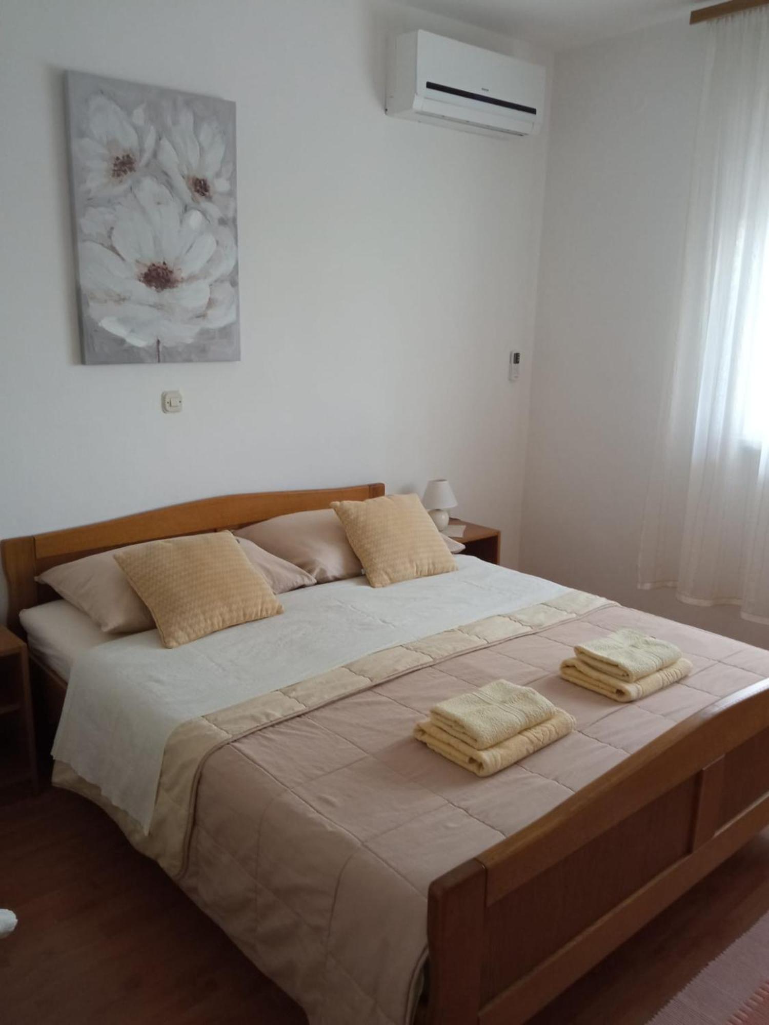 Apartment Plitvice Starigrad Paklenica Eksteriør billede